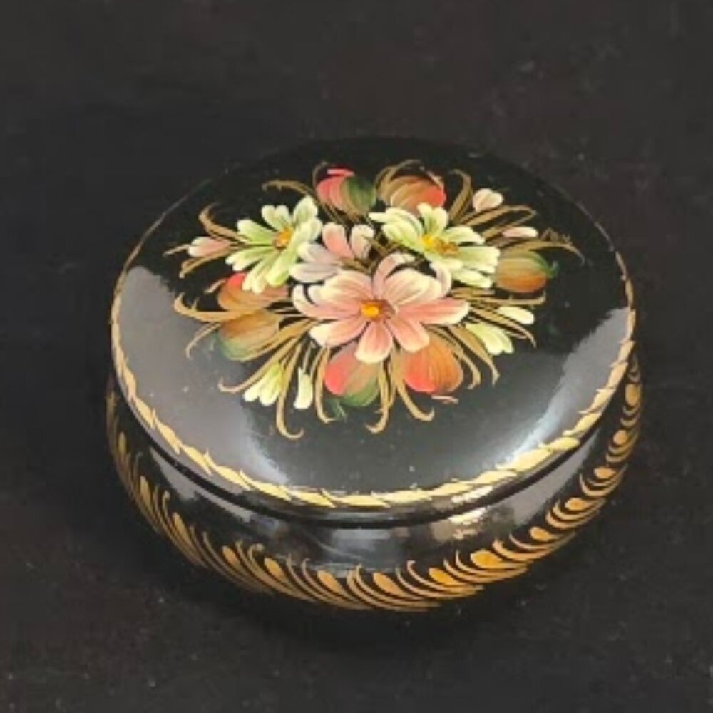 Hand Painted Russian Lacquer Trinket Box Lt Green and Pink Floral Design #1 Vtg